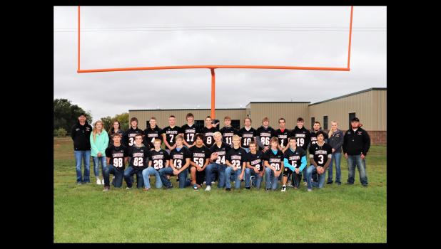 Back row: Coach Miles Gifford, Dryeann Schuelke, Allison Haines, Riggin Anders, Hugh Groves, Treyton Bushong, Harland Groves, Joel Gifford, TJ Boydstun, Dawson King, Brodie Bachman, Brayden Price, Josh Jones, Jalynn Grubl, and Coach Glenn Palmer. Front row: Gabe Bushong, Matthew Gray, Waycee Nelson, Tayson Jones, Thomas Thunder, Jess Harper, Brigg Price, Lanny Brooks, Hudson Fischbach, Joey Richardson, and Joseph Alaniz. Photo courtesy Samuelson Photography