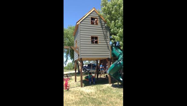 Melaynee’s Make a Wish tree house. Photo by Sophie McKenzie